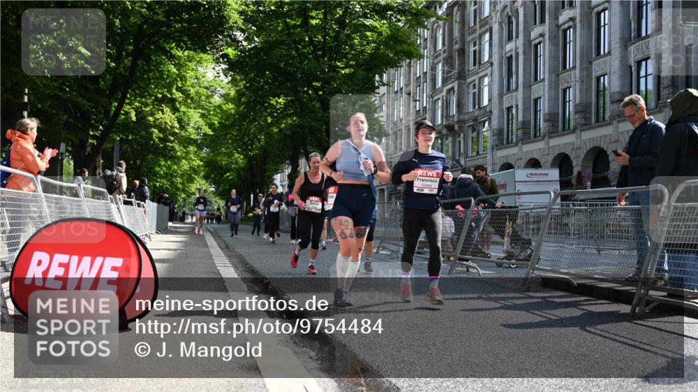 14.06.2026 - REWE Women's Run J. Mangold http://msf.ph/oto/9754484 14.06.2026 10:13:47 Ziel 10040, 10241, 10321, 10458, 10498, 10536, 10711, 11497 meine-sportfotos.de