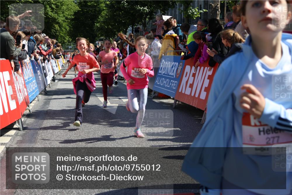 14.06.2026 - REWE Women's Run Strokosch-Dieckow http://msf.ph/oto/9755012 14.06.2026 11:37:13 Ziel 108, 116, 142, 149, 174, 178, 183, 232, 235, 265, 266, 277, 278, 313, 352, 355 meine-sportfotos.de