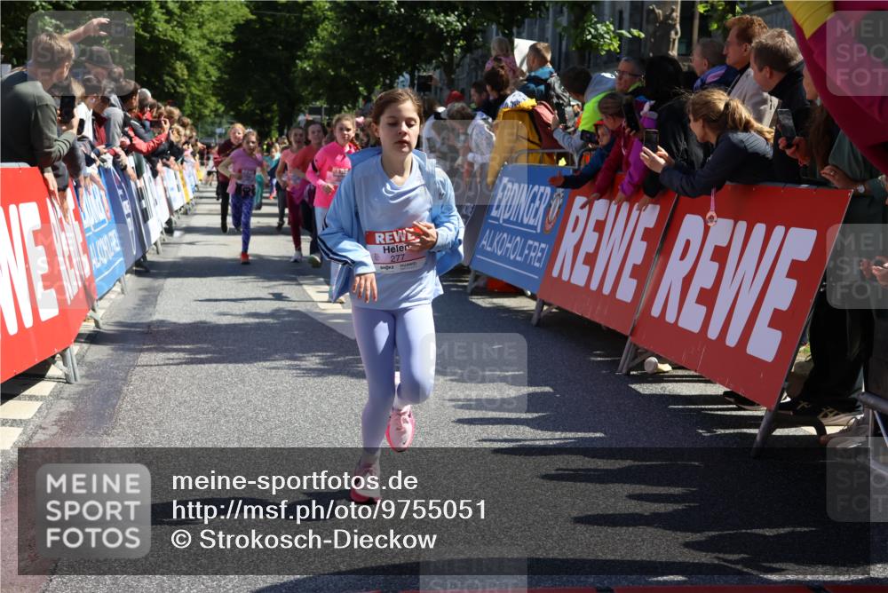14.06.2026 - REWE Women's Run Strokosch-Dieckow http://msf.ph/oto/9755051 14.06.2026 11:37:12 Ziel 108, 116, 142, 149, 174, 178, 183, 235, 265, 266, 277, 278, 313, 352, 355 meine-sportfotos.de