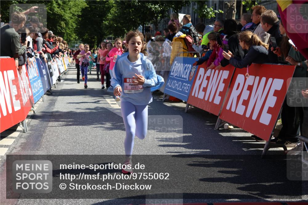 14.06.2026 - REWE Women's Run Strokosch-Dieckow http://msf.ph/oto/9755062 14.06.2026 11:37:11 Ziel 108, 116, 142, 149, 174, 178, 183, 235, 277, 278, 313, 352, 355, 363 meine-sportfotos.de