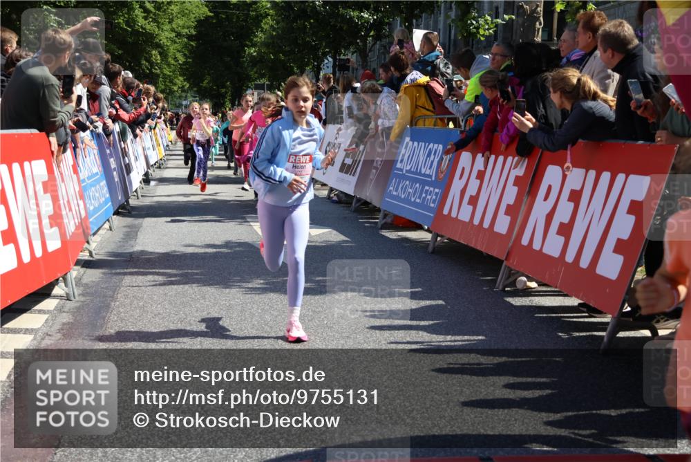 14.06.2026 - REWE Women's Run Strokosch-Dieckow http://msf.ph/oto/9755131 14.06.2026 11:37:11 Ziel 108, 116, 142, 149, 174, 178, 183, 235, 277, 278, 313, 352, 355, 363 meine-sportfotos.de