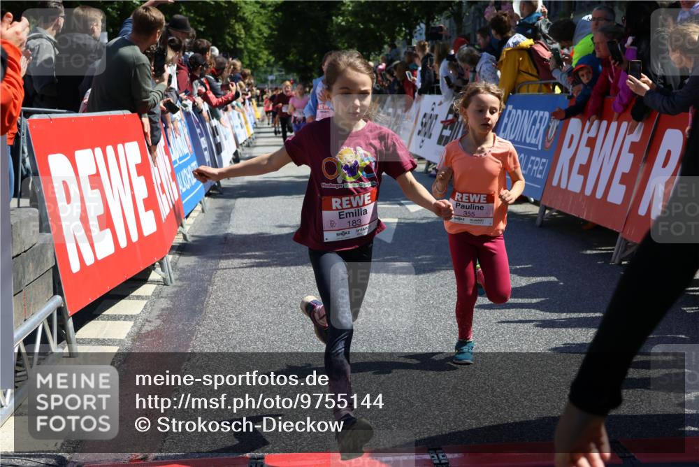 14.06.2026 - REWE Women's Run Strokosch-Dieckow http://msf.ph/oto/9755144 14.06.2026 11:37:10 Ziel 116, 142, 149, 178, 183, 235, 277, 278, 313, 352, 355, 363 meine-sportfotos.de
