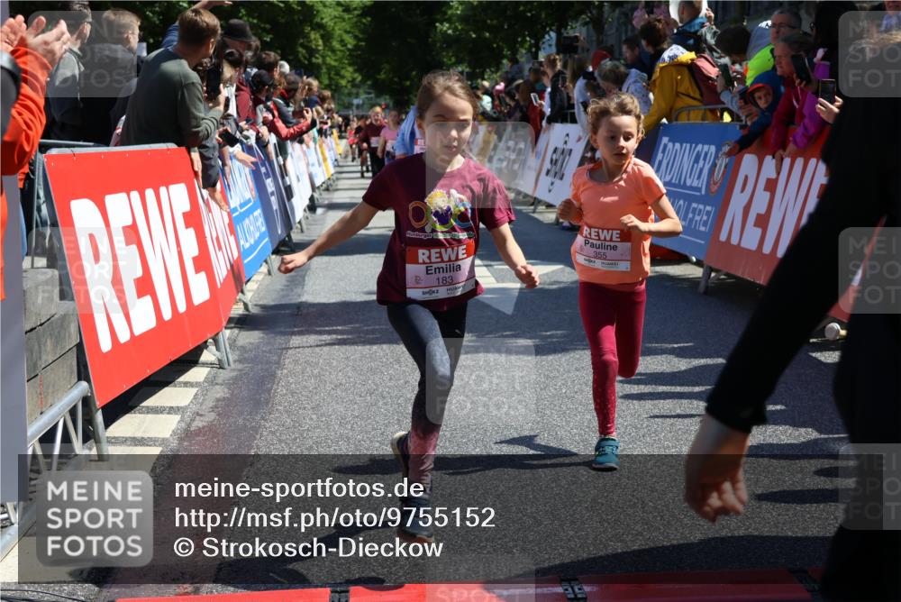 14.06.2026 - REWE Women's Run Strokosch-Dieckow http://msf.ph/oto/9755152 14.06.2026 11:37:10 Ziel 116, 142, 149, 178, 183, 235, 277, 278, 313, 352, 355, 363 meine-sportfotos.de