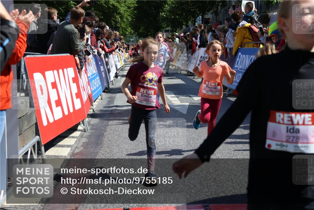 14.06.2026 - REWE Women's Run Strokosch-Dieckow http://msf.ph/oto/9755185 14.06.2026 11:37:10 Ziel 116, 142, 149, 178, 183, 235, 277, 278, 313, 352, 355, 363 meine-sportfotos.de