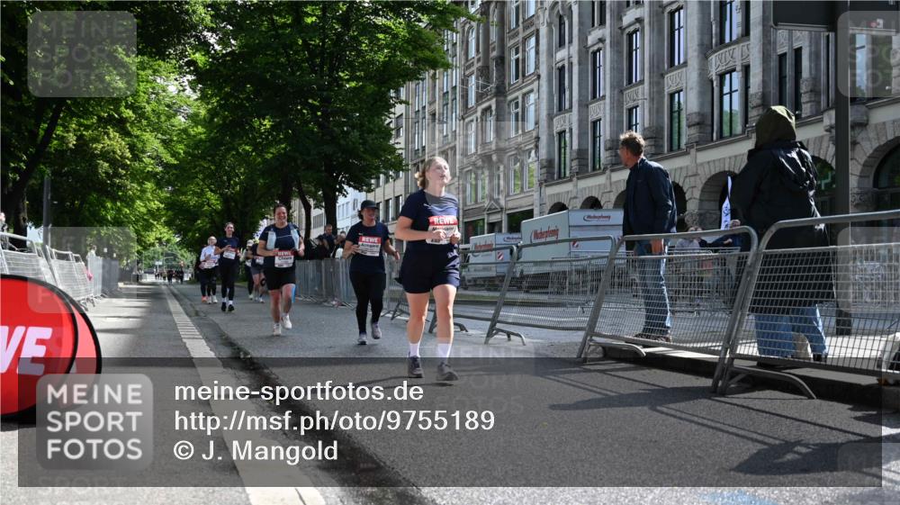 14.06.2026 - REWE Women's Run J. Mangold http://msf.ph/oto/9755189 14.06.2026 10:15:50 Ziel 10037, 10038, 10143, 10179, 11072, 11085 meine-sportfotos.de