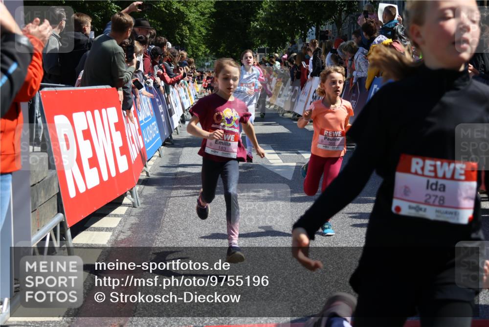 14.06.2026 - REWE Women's Run Strokosch-Dieckow http://msf.ph/oto/9755196 14.06.2026 11:37:10 Ziel 116, 142, 149, 178, 183, 235, 277, 278, 313, 352, 355, 363 meine-sportfotos.de