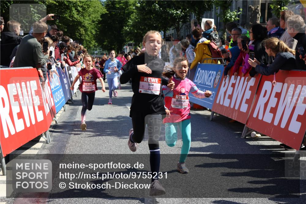 14.06.2026 - REWE Women's Run Strokosch-Dieckow http://msf.ph/oto/9755231 14.06.2026 11:37:09 Ziel 116, 149, 178, 183, 235, 251, 277, 278, 313, 355, 363 meine-sportfotos.de
