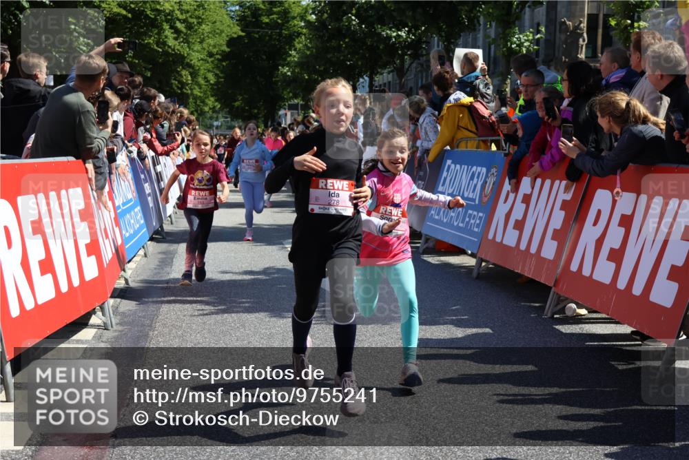 14.06.2026 - REWE Women's Run Strokosch-Dieckow http://msf.ph/oto/9755241 14.06.2026 11:37:09 Ziel 116, 149, 178, 183, 235, 251, 277, 278, 313, 355, 363 meine-sportfotos.de
