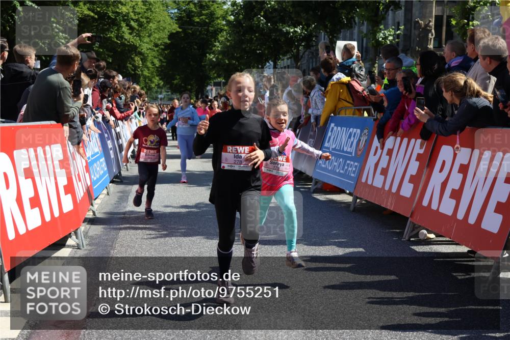 14.06.2026 - REWE Women's Run Strokosch-Dieckow http://msf.ph/oto/9755251 14.06.2026 11:37:09 Ziel 116, 149, 178, 183, 235, 251, 277, 278, 313, 355, 363 meine-sportfotos.de