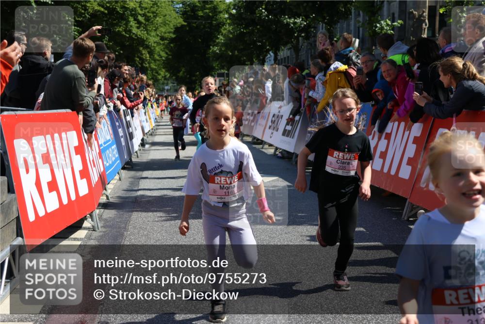 14.06.2026 - REWE Women's Run Strokosch-Dieckow http://msf.ph/oto/9755273 14.06.2026 11:37:07 Ziel 116, 149, 178, 183, 193, 235, 251, 278, 313, 355, 363 meine-sportfotos.de