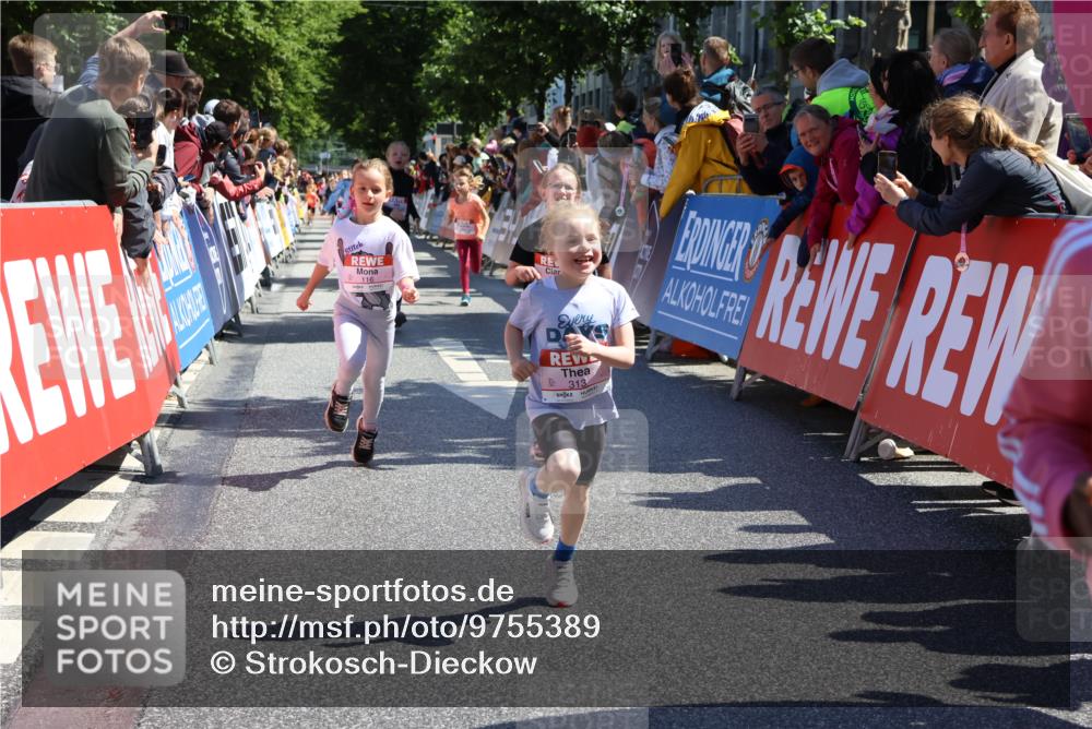 14.06.2026 - REWE Women's Run Strokosch-Dieckow http://msf.ph/oto/9755389 14.06.2026 11:37:06 Ziel 116, 136, 149, 178, 183, 193, 235, 251, 278, 313, 354, 355, 363 meine-sportfotos.de
