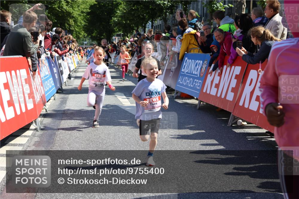 14.06.2026 - REWE Women's Run Strokosch-Dieckow http://msf.ph/oto/9755400 14.06.2026 11:37:06 Ziel 116, 136, 149, 178, 183, 193, 235, 251, 278, 313, 354, 355, 363 meine-sportfotos.de