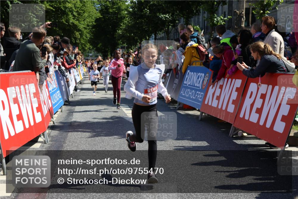 14.06.2026 - REWE Women's Run Strokosch-Dieckow http://msf.ph/oto/9755470 14.06.2026 11:37:03 Ziel 136, 149, 168, 193, 251, 313, 354, 359, 363, 367 meine-sportfotos.de