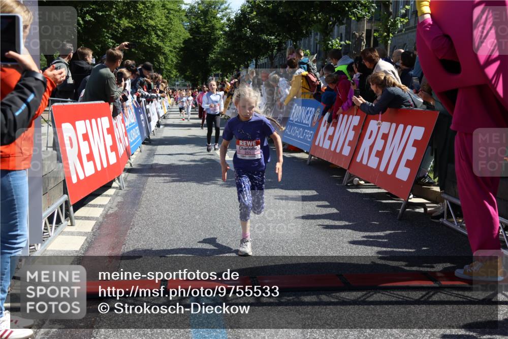 14.06.2026 - REWE Women's Run Strokosch-Dieckow http://msf.ph/oto/9755533 14.06.2026 11:37:01 Ziel 136, 168, 193, 251, 354, 359, 363, 367 meine-sportfotos.de