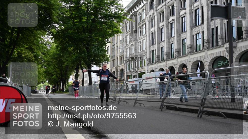 14.06.2026 - REWE Women's Run J. Mangold http://msf.ph/oto/9755563 14.06.2026 10:18:02 Ziel 10684, 10707, 10851, 11314 meine-sportfotos.de