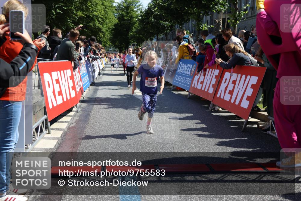 14.06.2026 - REWE Women's Run Strokosch-Dieckow http://msf.ph/oto/9755583 14.06.2026 11:37:01 Ziel 136, 168, 193, 251, 354, 359, 363, 367 meine-sportfotos.de