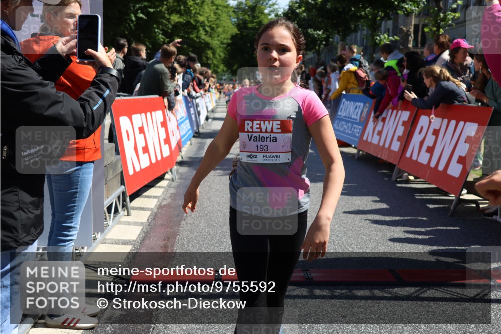 14.06.2026 - REWE Women's Run Strokosch-Dieckow http://msf.ph/oto/9755592 14.06.2026 11:37:00 Ziel 136, 168, 184, 193, 204, 251, 354, 359, 363, 367 meine-sportfotos.de