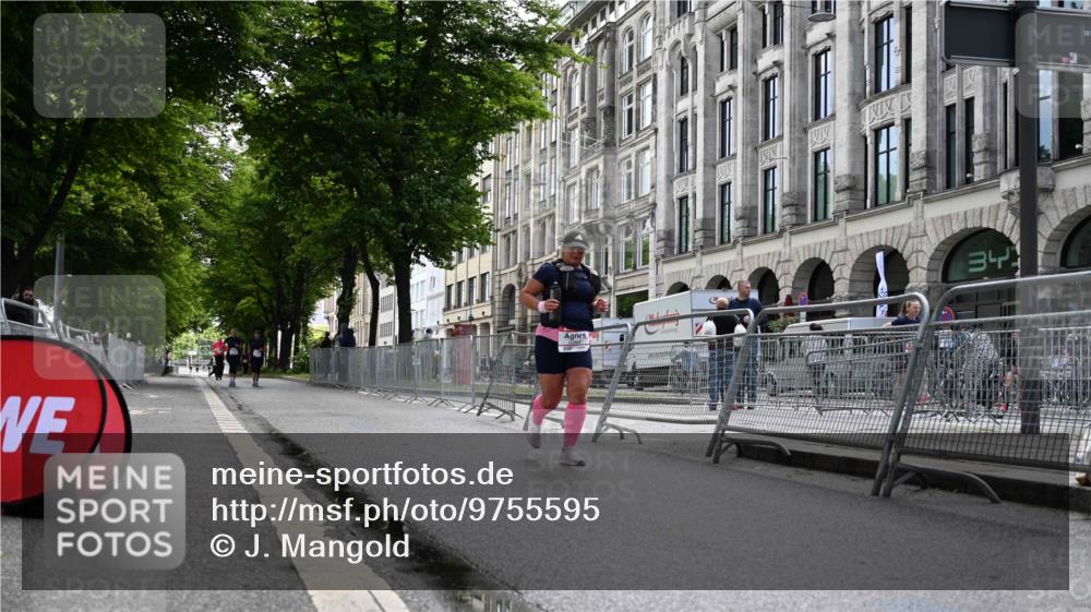 14.06.2026 - REWE Women's Run J. Mangold http://msf.ph/oto/9755595 14.06.2026 10:18:07 Ziel 10684, 10864 meine-sportfotos.de