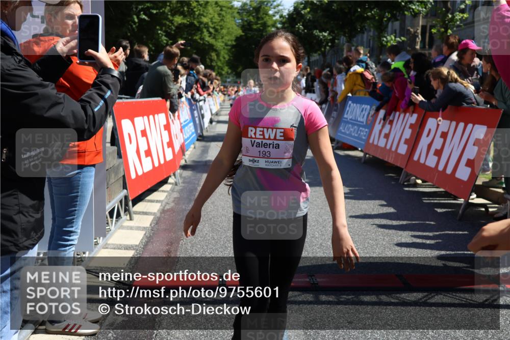 14.06.2026 - REWE Women's Run Strokosch-Dieckow http://msf.ph/oto/9755601 14.06.2026 11:37:00 Ziel 136, 168, 184, 193, 204, 251, 354, 359, 363, 367 meine-sportfotos.de