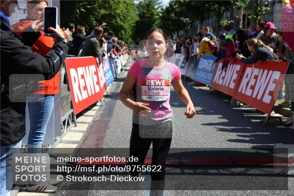 14.06.2026 - REWE Women's Run Strokosch-Dieckow http://msf.ph/oto/9755622 14.06.2026 11:37:00 Ziel 136, 168, 184, 193, 204, 251, 354, 359, 363, 367 meine-sportfotos.de