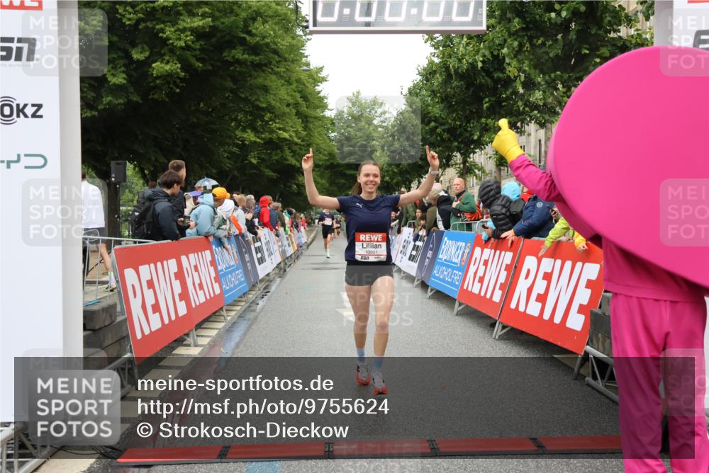 14.06.2026 - REWE Women's Run Strokosch-Dieckow http://msf.ph/oto/9755624 14.06.2026 09:47:15 Ziel 10430, 10601 meine-sportfotos.de