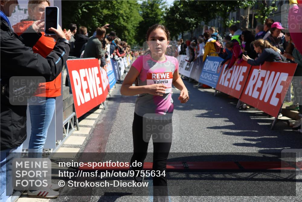 14.06.2026 - REWE Women's Run Strokosch-Dieckow http://msf.ph/oto/9755634 14.06.2026 11:36:59 Ziel 136, 168, 184, 193, 204, 251, 354, 359, 363, 367 meine-sportfotos.de