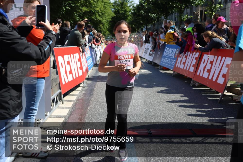 14.06.2026 - REWE Women's Run Strokosch-Dieckow http://msf.ph/oto/9755659 14.06.2026 11:36:59 Ziel 136, 168, 184, 193, 204, 251, 354, 359, 363, 367 meine-sportfotos.de