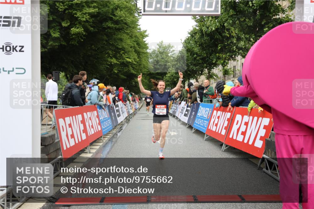 14.06.2026 - REWE Women's Run Strokosch-Dieckow http://msf.ph/oto/9755662 14.06.2026 09:47:15 Ziel 10430, 10601 meine-sportfotos.de