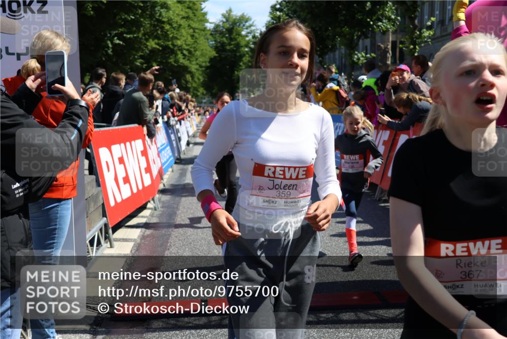 14.06.2026 - REWE Women's Run Strokosch-Dieckow http://msf.ph/oto/9755700 14.06.2026 11:36:58 Ziel 136, 158, 168, 184, 193, 204, 251, 354, 359, 367 meine-sportfotos.de