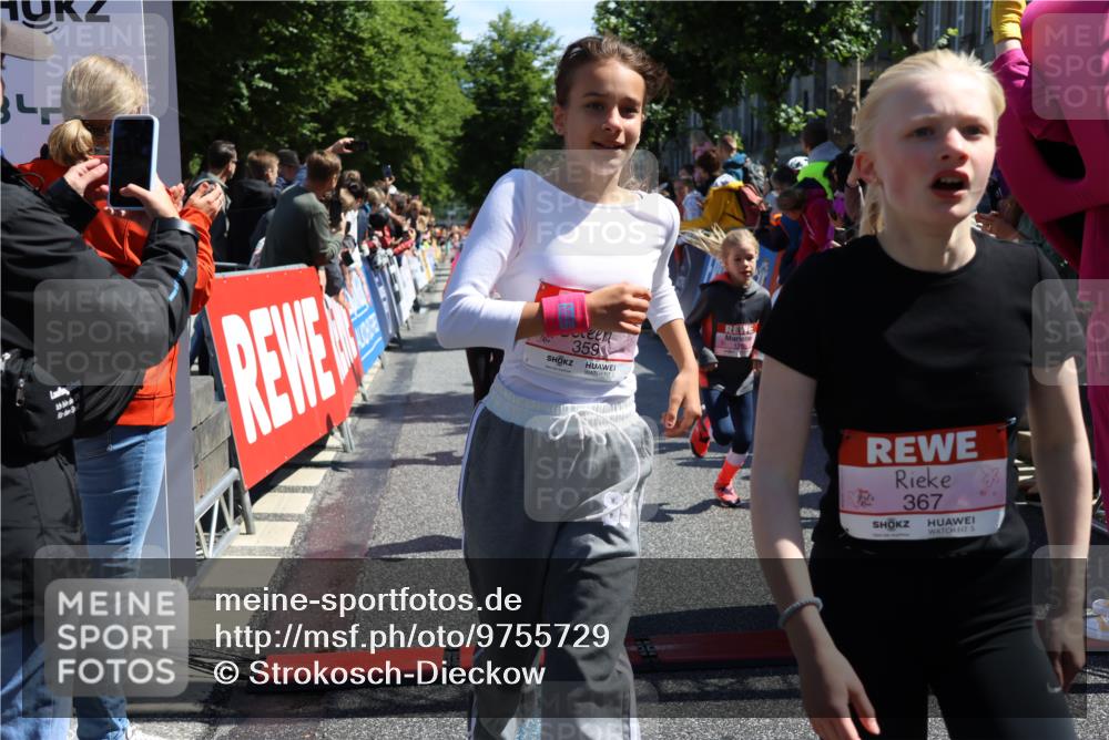 14.06.2026 - REWE Women's Run Strokosch-Dieckow http://msf.ph/oto/9755729 14.06.2026 11:36:58 Ziel 136, 158, 168, 184, 193, 204, 251, 354, 359, 367 meine-sportfotos.de