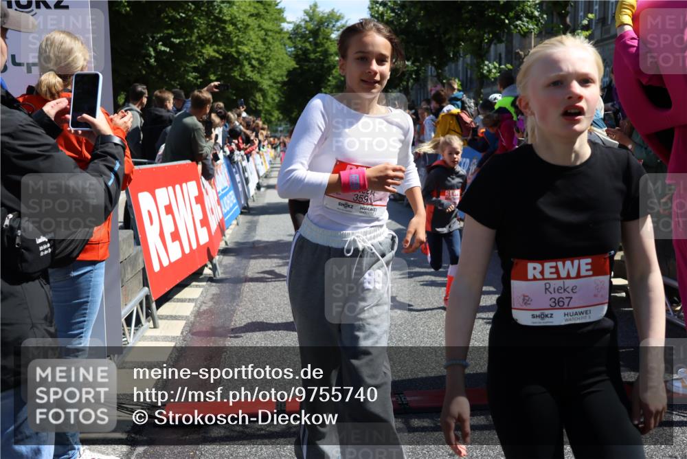 14.06.2026 - REWE Women's Run Strokosch-Dieckow http://msf.ph/oto/9755740 14.06.2026 11:36:58 Ziel 136, 158, 168, 184, 193, 204, 251, 354, 359, 367 meine-sportfotos.de
