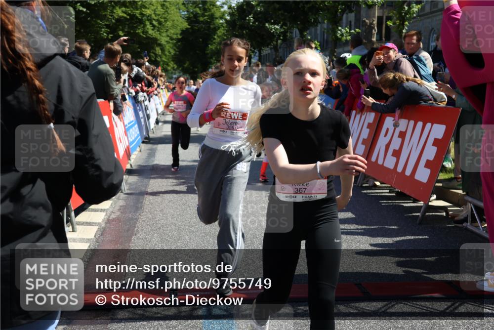 14.06.2026 - REWE Women's Run Strokosch-Dieckow http://msf.ph/oto/9755749 14.06.2026 11:36:57 Ziel 136, 158, 168, 184, 193, 204, 251, 354, 359, 367, 370 meine-sportfotos.de