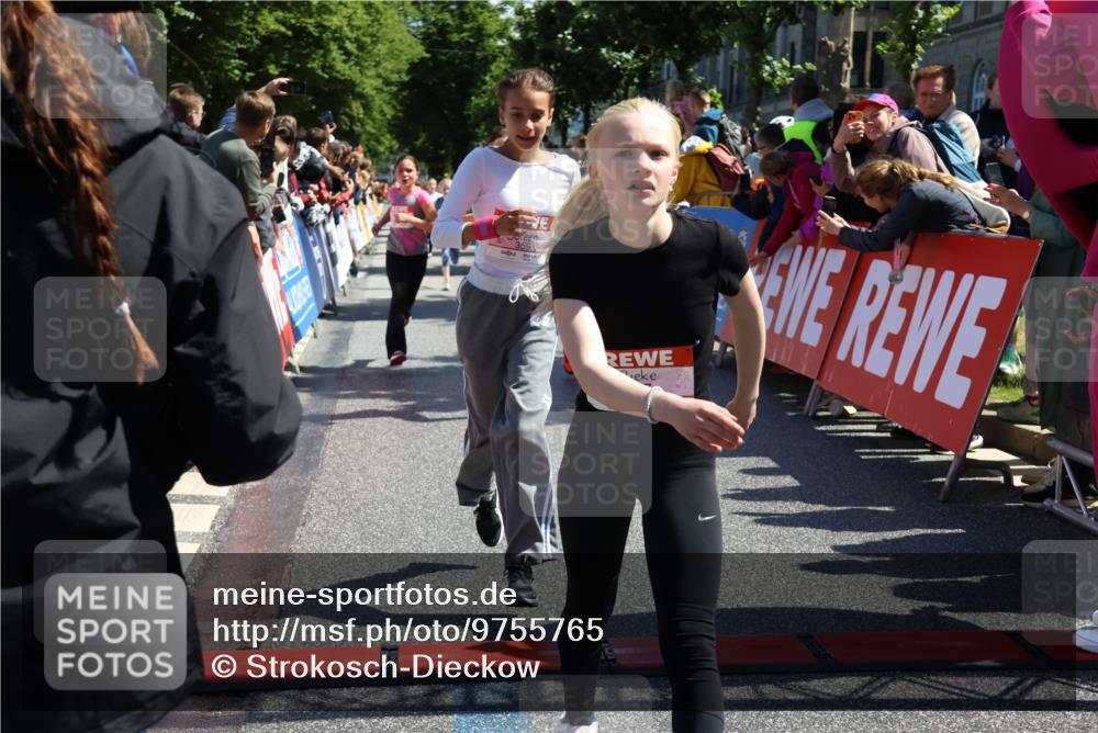 14.06.2026 - REWE Women's Run Strokosch-Dieckow http://msf.ph/oto/9755765 14.06.2026 11:36:57 Ziel 136, 158, 168, 184, 193, 204, 251, 354, 359, 367, 370 meine-sportfotos.de