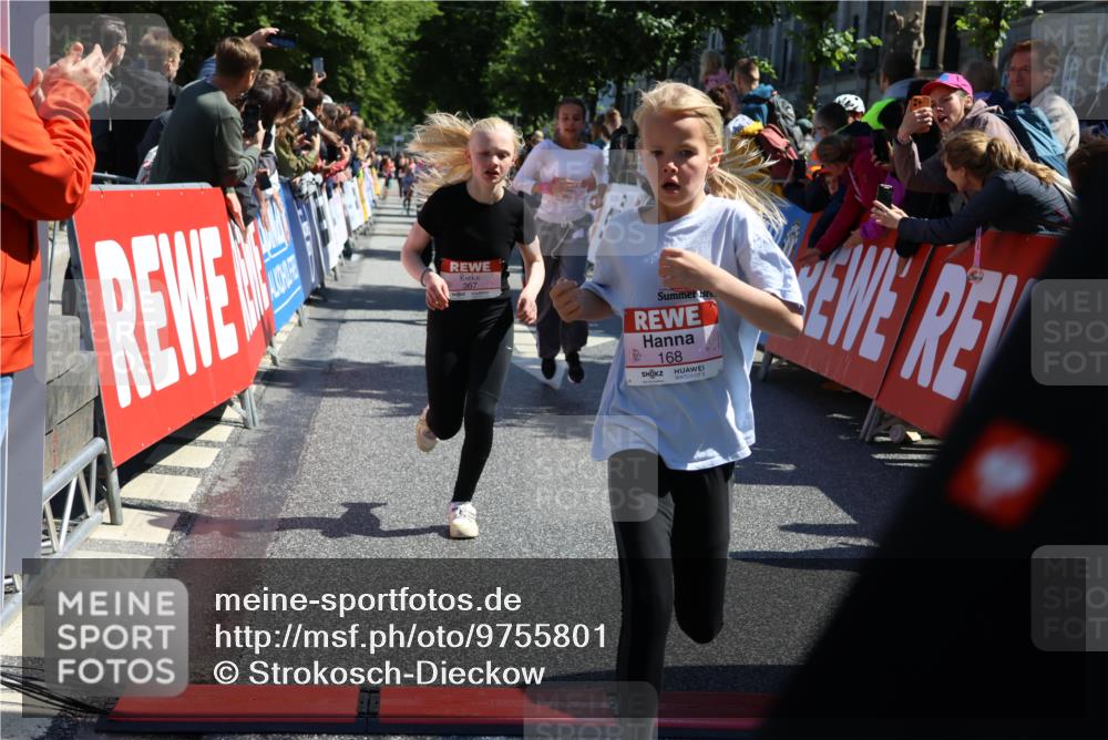 14.06.2026 - REWE Women's Run Strokosch-Dieckow http://msf.ph/oto/9755801 14.06.2026 11:36:56 Ziel 136, 158, 168, 184, 193, 204, 354, 359, 367, 370 meine-sportfotos.de