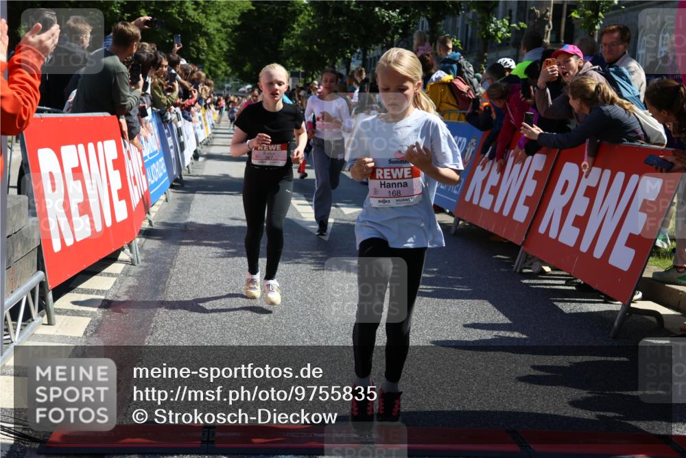 14.06.2026 - REWE Women's Run Strokosch-Dieckow http://msf.ph/oto/9755835 14.06.2026 11:36:55 Ziel 136, 158, 168, 184, 193, 204, 205, 330, 354, 359, 367, 370 meine-sportfotos.de