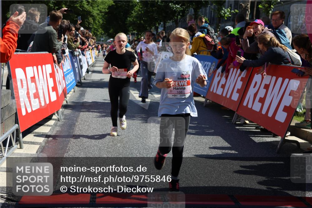 14.06.2026 - REWE Women's Run Strokosch-Dieckow http://msf.ph/oto/9755846 14.06.2026 11:36:55 Ziel 136, 158, 168, 184, 193, 204, 205, 330, 354, 359, 367, 370 meine-sportfotos.de