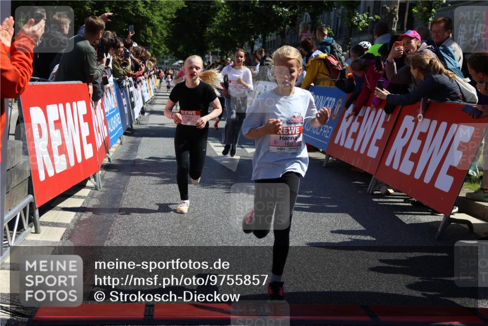 14.06.2026 - REWE Women's Run Strokosch-Dieckow http://msf.ph/oto/9755857 14.06.2026 11:36:55 Ziel 136, 158, 168, 184, 193, 204, 205, 330, 354, 359, 367, 370 meine-sportfotos.de