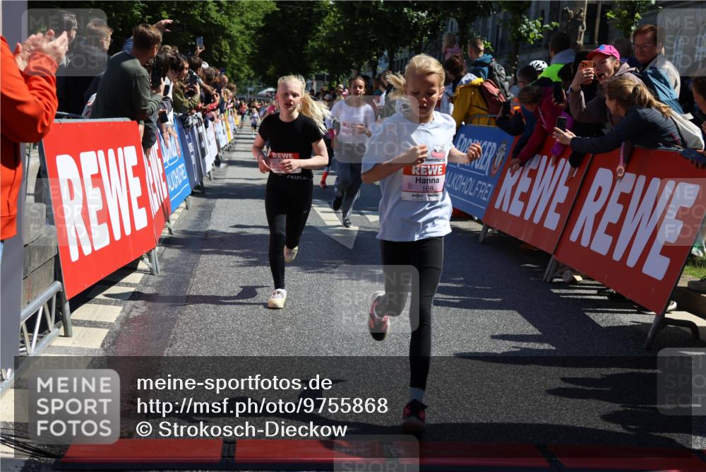 14.06.2026 - REWE Women's Run Strokosch-Dieckow http://msf.ph/oto/9755868 14.06.2026 11:36:55 Ziel 136, 158, 168, 184, 193, 204, 205, 330, 354, 359, 367, 370 meine-sportfotos.de