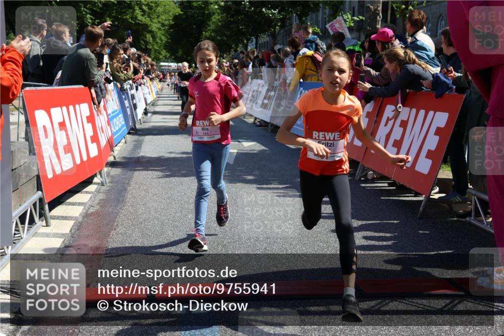 14.06.2026 - REWE Women's Run Strokosch-Dieckow http://msf.ph/oto/9755941 14.06.2026 11:36:52 Ziel 137, 157, 158, 163, 168, 182, 184, 204, 205, 330, 368, 370 meine-sportfotos.de
