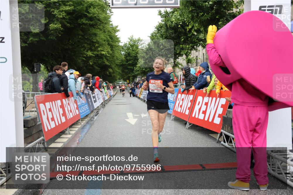 14.06.2026 - REWE Women's Run Strokosch-Dieckow http://msf.ph/oto/9755996 14.06.2026 09:46:52 Ziel 10892, 11520 meine-sportfotos.de
