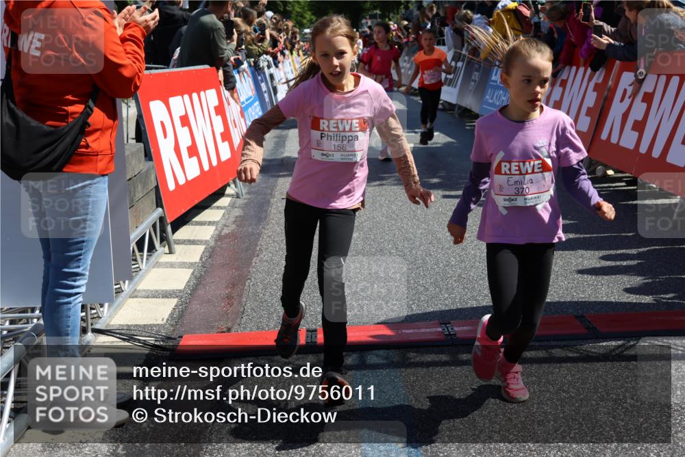 14.06.2026 - REWE Women's Run Strokosch-Dieckow http://msf.ph/oto/9756011 14.06.2026 11:36:50 Ziel 137, 157, 158, 163, 182, 184, 204, 205, 211, 301, 309, 330, 368, 370 meine-sportfotos.de