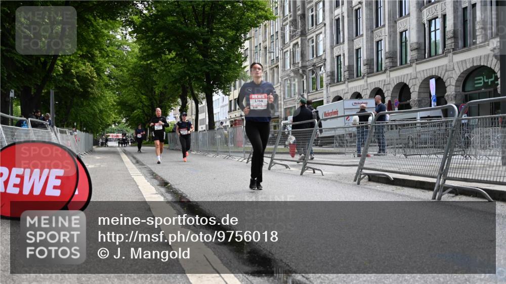 14.06.2026 - REWE Women's Run J. Mangold http://msf.ph/oto/9756018 14.06.2026 10:22:17 Ziel 10305, 10731, 11373 meine-sportfotos.de