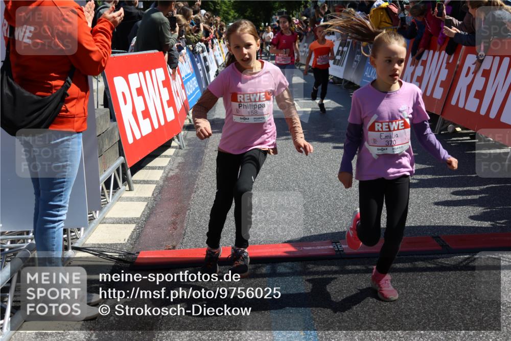 14.06.2026 - REWE Women's Run Strokosch-Dieckow http://msf.ph/oto/9756025 14.06.2026 11:36:50 Ziel 137, 157, 158, 163, 182, 184, 204, 205, 211, 301, 309, 330, 368, 370 meine-sportfotos.de