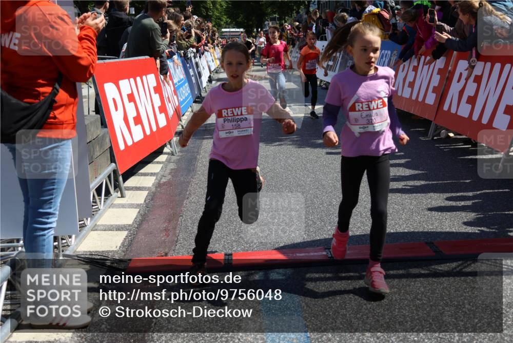 14.06.2026 - REWE Women's Run Strokosch-Dieckow http://msf.ph/oto/9756048 14.06.2026 11:36:50 Ziel 137, 157, 158, 163, 182, 184, 204, 205, 211, 301, 309, 330, 368, 370 meine-sportfotos.de