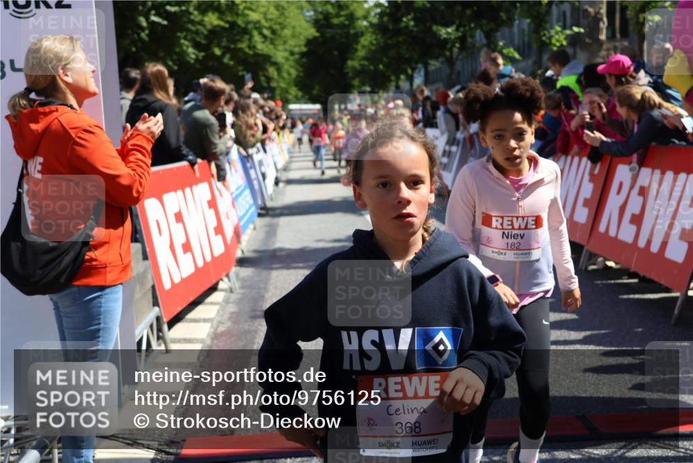 14.06.2026 - REWE Women's Run Strokosch-Dieckow http://msf.ph/oto/9756125 14.06.2026 11:36:46 Ziel 133, 137, 157, 158, 163, 182, 187, 205, 211, 256, 301, 309, 330, 368, 370 meine-sportfotos.de