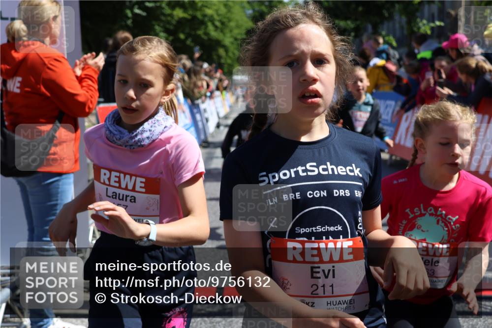 14.06.2026 - REWE Women's Run Strokosch-Dieckow http://msf.ph/oto/9756132 14.06.2026 11:36:44 Ziel 133, 137, 157, 163, 182, 187, 205, 211, 256, 301, 309, 330, 346, 368 meine-sportfotos.de