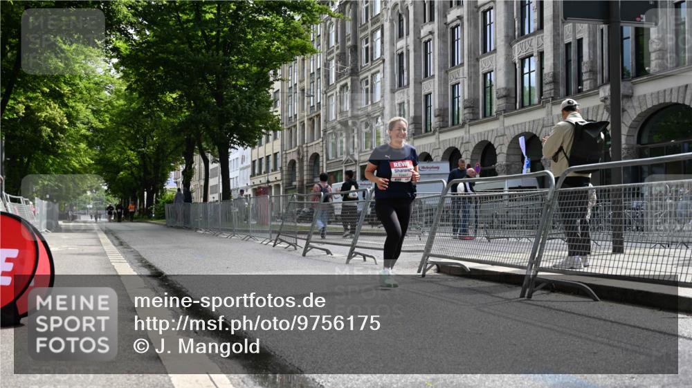 14.06.2026 - REWE Women's Run J. Mangold http://msf.ph/oto/9756175 14.06.2026 10:23:11 Ziel 10457 meine-sportfotos.de