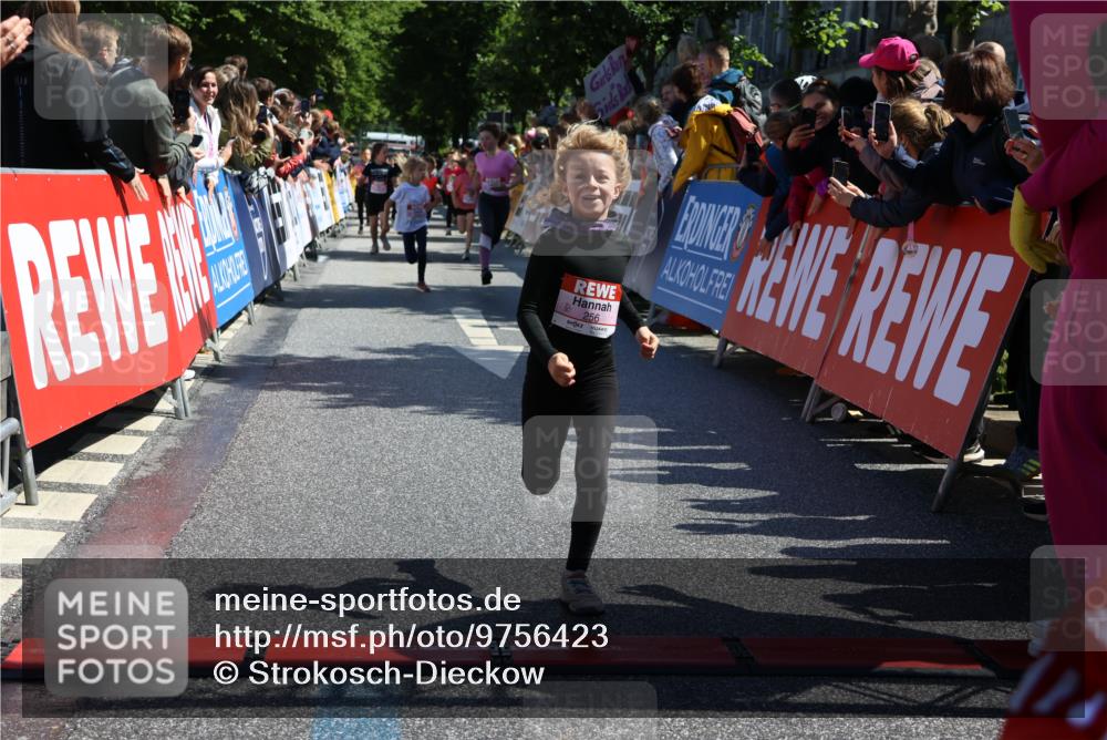 14.06.2026 - REWE Women's Run Strokosch-Dieckow http://msf.ph/oto/9756423 14.06.2026 11:36:37 Ziel 133, 138, 187, 256, 312, 346 meine-sportfotos.de