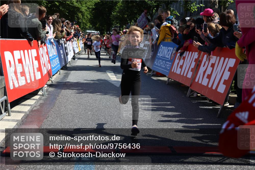 14.06.2026 - REWE Women's Run Strokosch-Dieckow http://msf.ph/oto/9756436 14.06.2026 11:36:37 Ziel 133, 138, 187, 256, 312, 346 meine-sportfotos.de