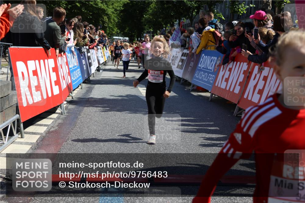 14.06.2026 - REWE Women's Run Strokosch-Dieckow http://msf.ph/oto/9756483 14.06.2026 11:36:37 Ziel 133, 138, 187, 256, 312, 346 meine-sportfotos.de